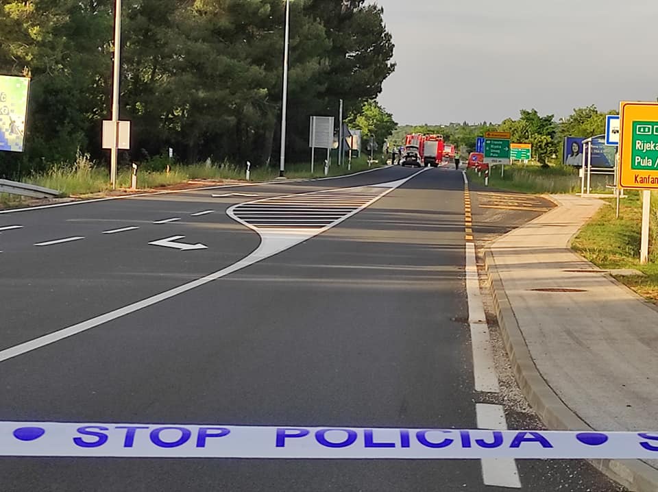 POŽAR NA CESTI U ROVINJU Zapalio se osobni automobil