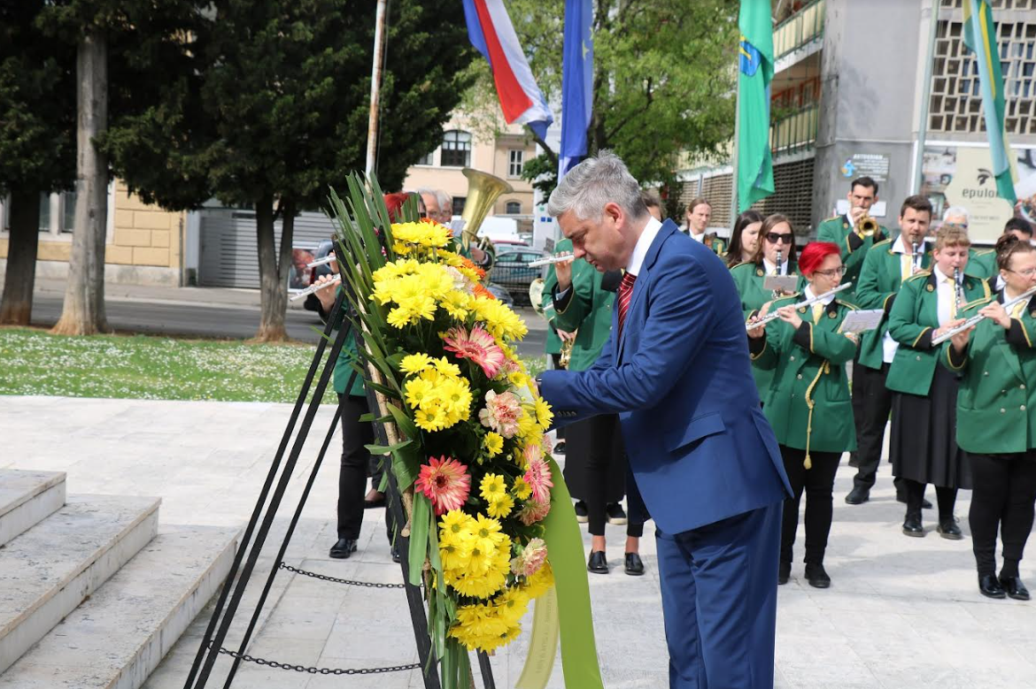 Župan Boris Miletić položio vijence povodom obilježavanja Dana pobjede