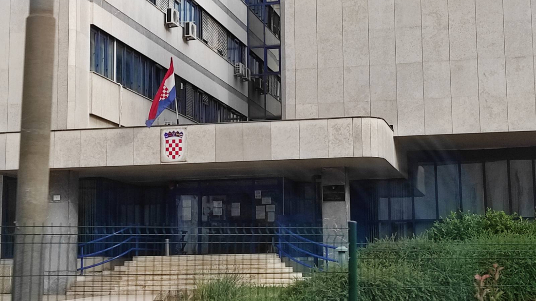 Mladić u Puli pozirao s nacističkim pozdravom, 18-godišnjaku prijeti do mjesec dana zatvora