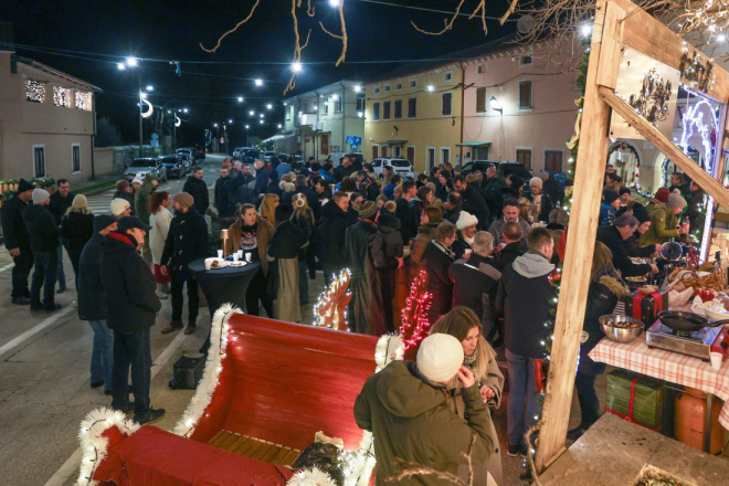 U Krnici održan bajkoviti Badnjak, mještani se ujedinili i organizirali besplatno druženje