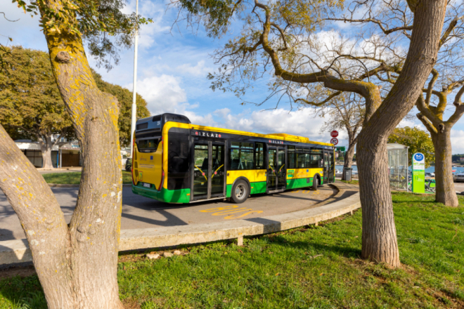 Učenici i studenti u Puli od Nove godine imaju pravo na besplatne autobusne karte!