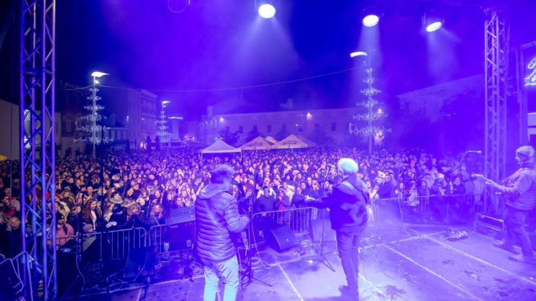 (Foto) Spektakularan doček Nove godine u Poreču privukao tisuće posjetitelja