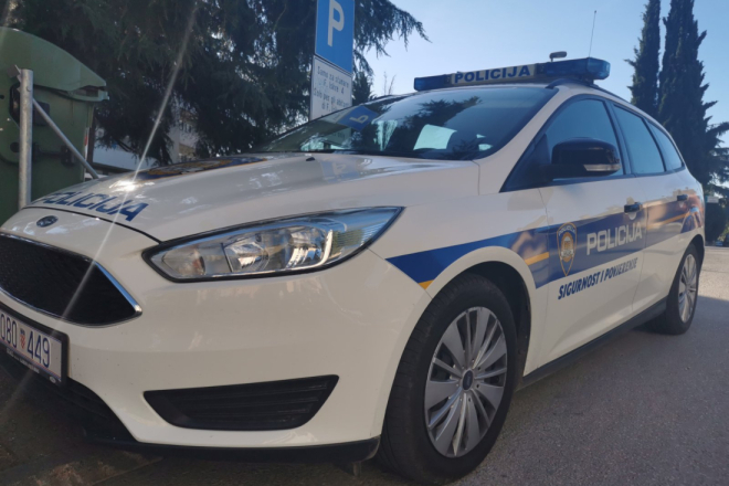 KRAĐA U OBITELJSKOJ KUĆI! Policajac iz Rovinja van službe uhvatio kradljivice i vratio novac vlasnici