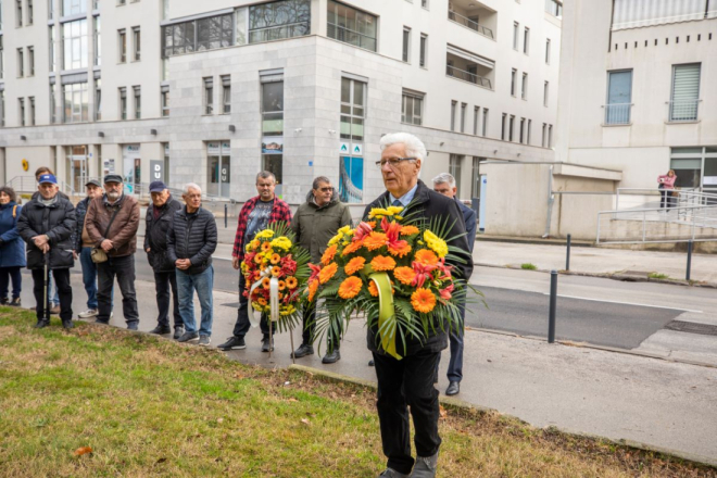 Svake se godine povećava broj osoba koje dođu odati počast Nikoli Tesli