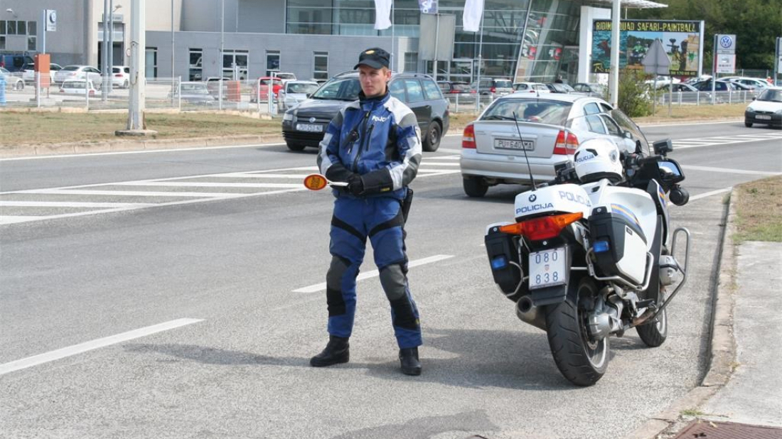 Pula: Muškarac vozio za vrijeme zabrane pa je uhićen