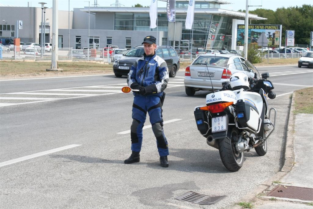 Pula: Muškarac vozio za vrijeme zabrane pa je uhićen