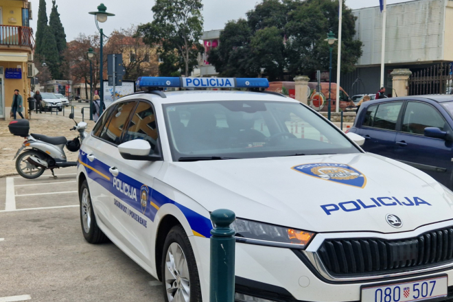 POLICIJA UPOZORAVA: Zaštitite svoje romobile kako ne bi postali žrtva krađe!