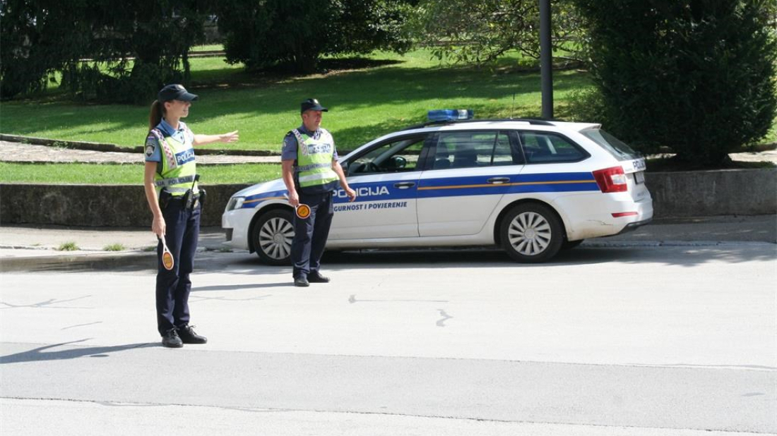 DIVLJA VOŽNJA U PULI! Mladić jurio preko 100 na sat pa ostao bez vozačke dozvole