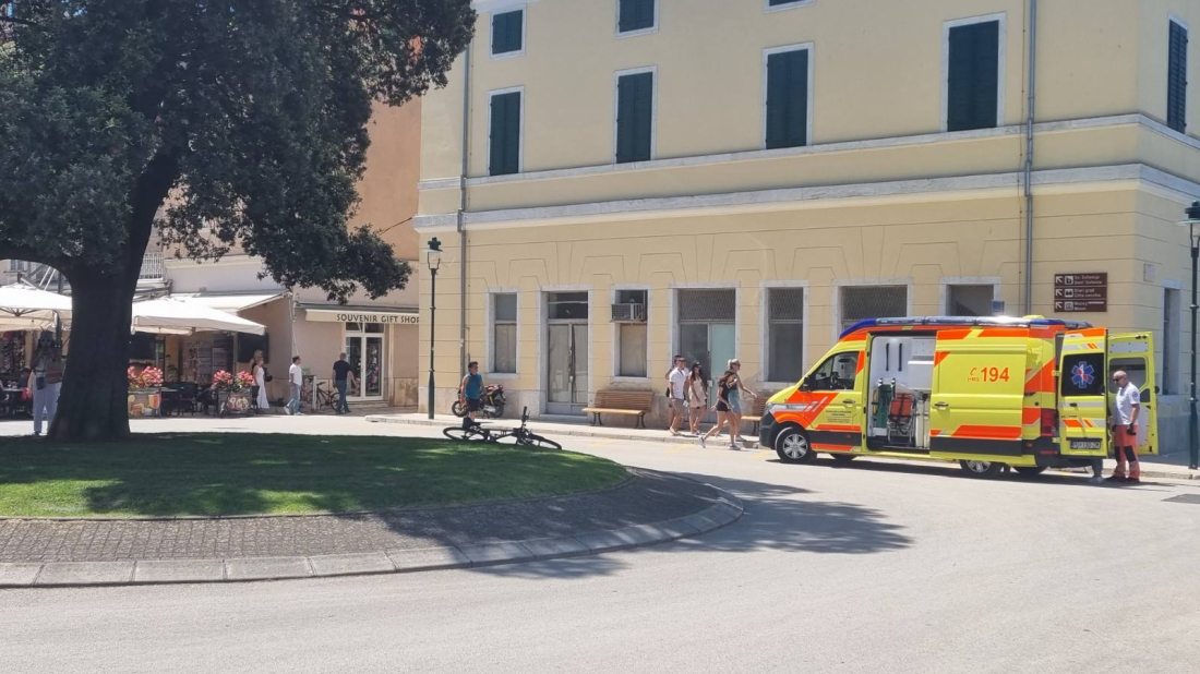 POŽAR U ROVINJSKOJ JEZGRI Deset vatrogasaca na intervenciji, jednoj osobi pružena pomoć