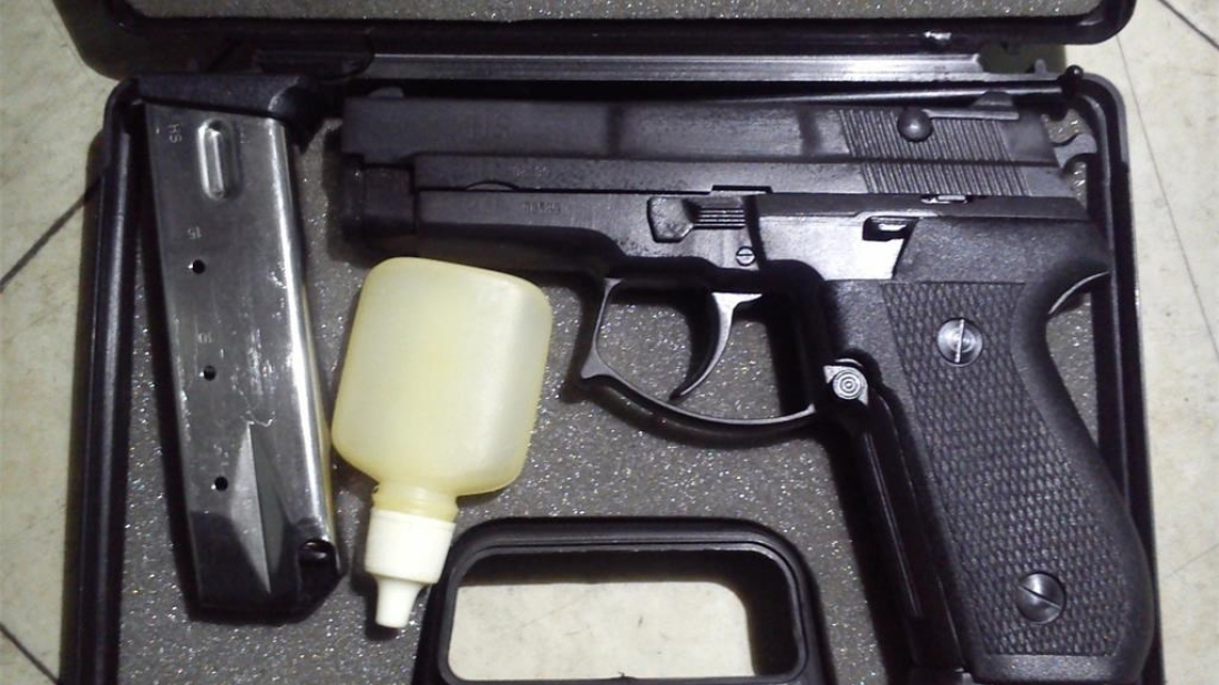 Rovinjac policiji predao pištolj, revolver, spremnik za pištolj i šest komada streljiva