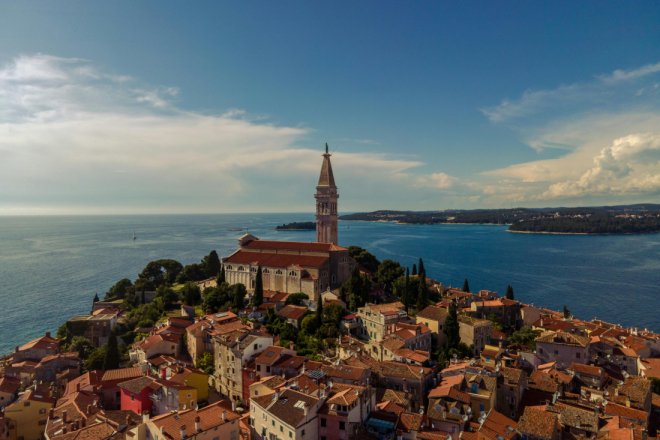 Znate kada je postavljen kip svete Eufemije u Rovinju? Prije gotovo 90 godina zrakoplov ga je srušio