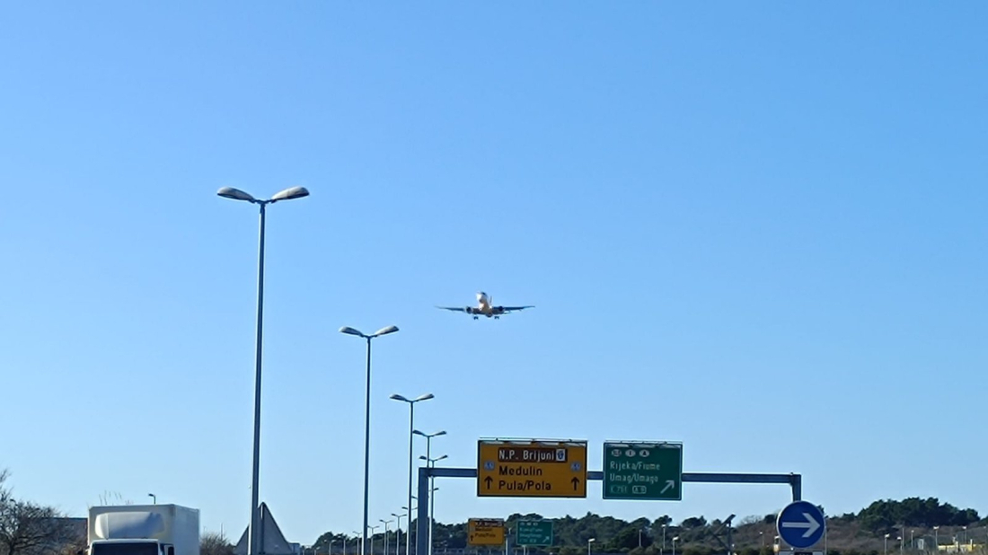 Trenažno letenje švicarske kompanije Edelweiss Air danas iznad Pule