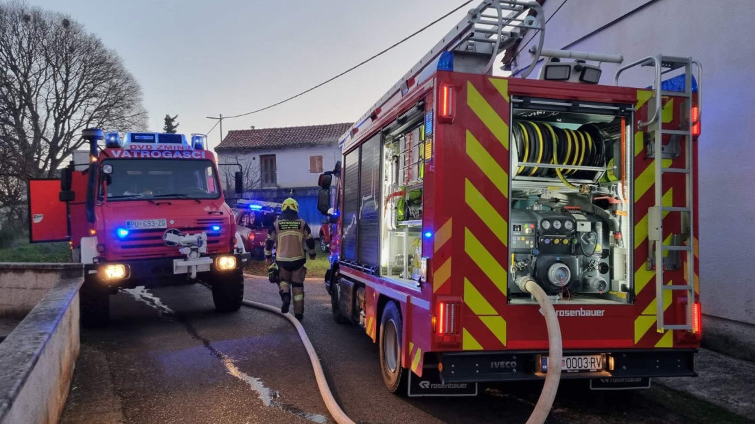 Požar u Puli: Pokušao se zagrijati, pa ostao bez kamp kućice!