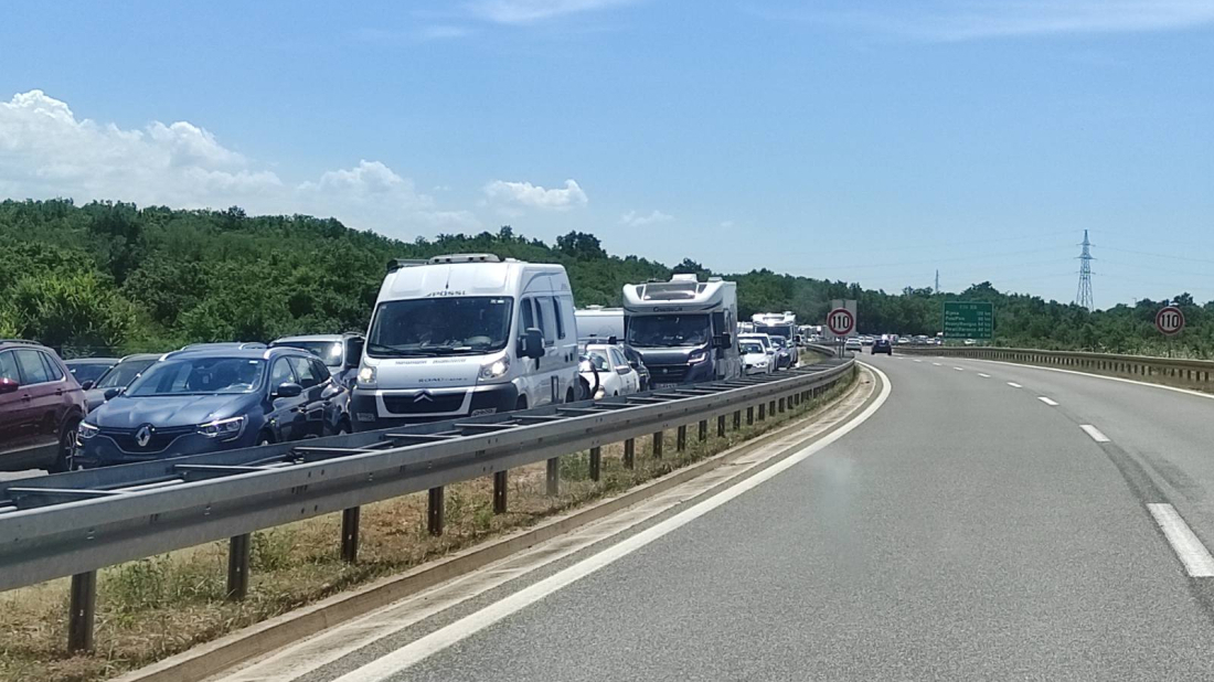 Udarni vikend na istarskim cestama: Pojačan promet prema granici sa Slovenijom