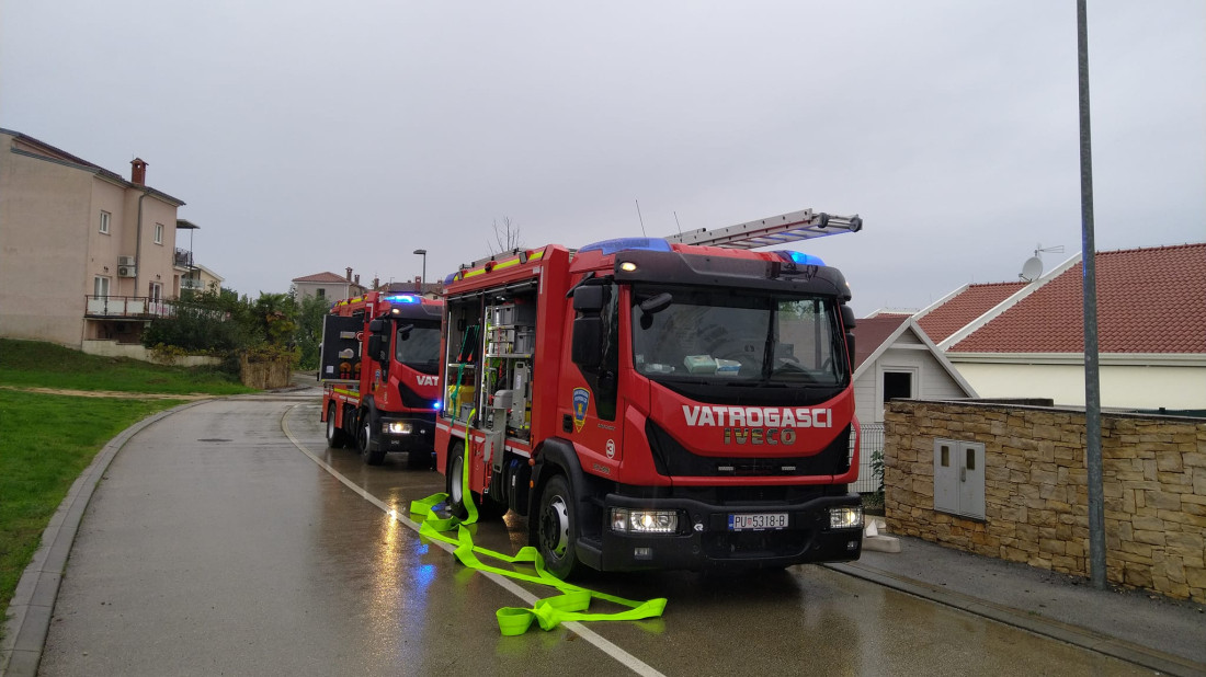 U Novigradu izgorio kontejner s alatom, policija istražuje okolnosti