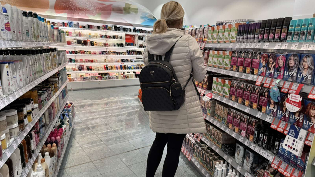 Pula: U trgovini ženi ukraden novčanik s novcem i dokumentima