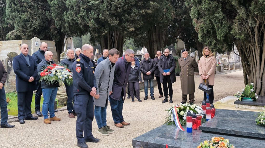 GODIŠNJICA POGIBIJE Mladi Tomislav Brstilo iz Rovinja u kamionu naletio na protutenkovsku minu ODANA MU POČAST