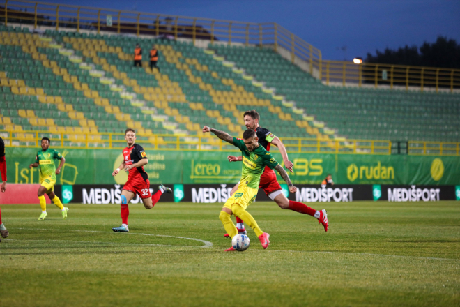 Nevjerojatna situacija u Puli: Sudac priznao gol koji se nije dogodio, VAR ispravio pogrešku