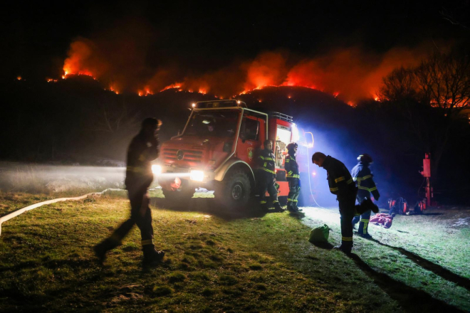 VELIKI POŽAR Vatrogasci proveli noć na terenu, izgorjelo 100 hektara površine