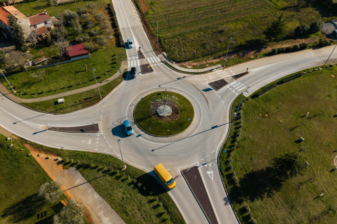 Rovinj: Na putu iz Bala prema kampu "Mon Perin" pas izletio pred auto i stradao, slijedi prijava protiv vlasnika psa