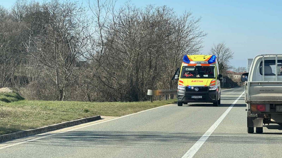Pazin: Maloljetnik vozio četverocikl bez vozačke dozvole pa izazavo prometnu nereću
