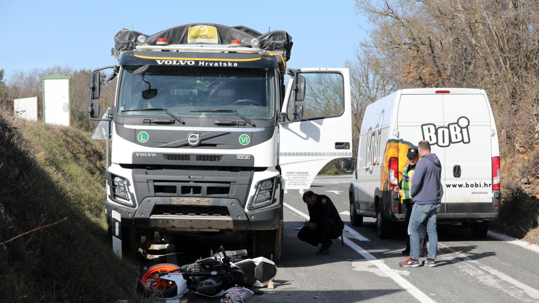 JOŠ JEDNA SMRT NA ISTARSKIM CESTAMA U teškoj prometnoj nesreći na Limu poginuo motociklist!