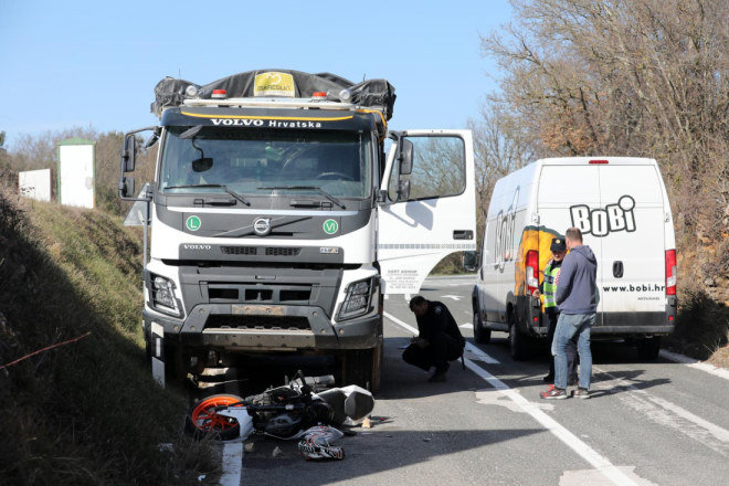 JOŠ JEDNA SMRT NA ISTARSKIM CESTAMA U teškoj prometnoj nesreći na Limu poginuo motociklist!