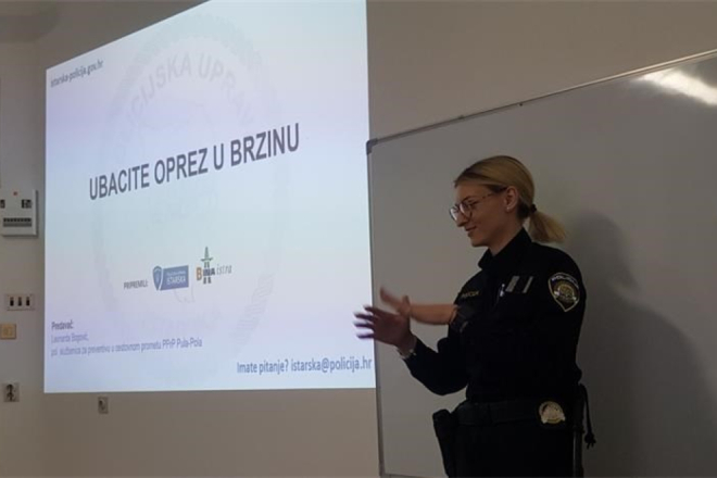 MUP u autoškolama: Policija upozorila buduće vozače na ključne prometne rizike