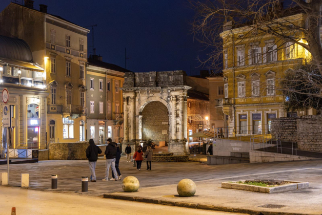 U centru Pule ispisao 13 grafita zanimljivog sadržaja