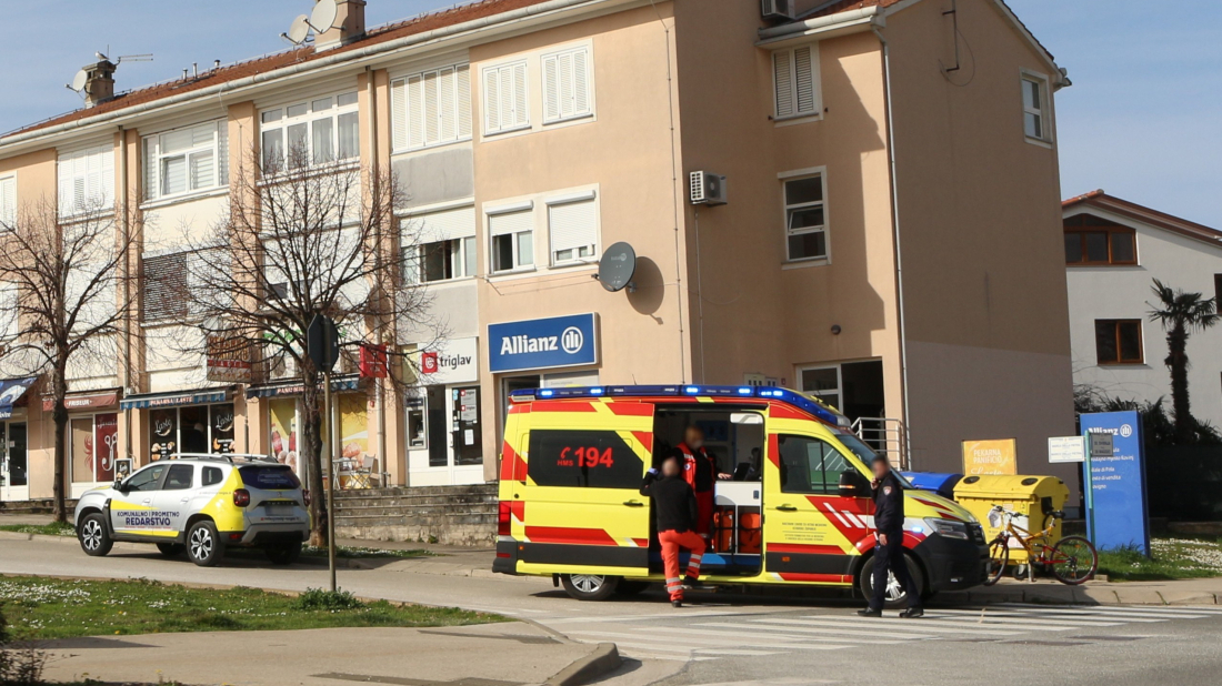 U Rovinju se pruža prva pomoć osobi nakon pada s bicikla