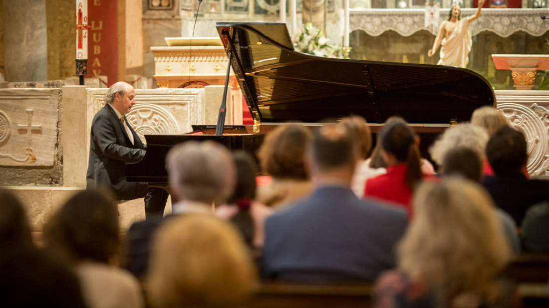 Karizmatični Ivo Pogorelić nastupa u Puli na Piano PoolA festivalu