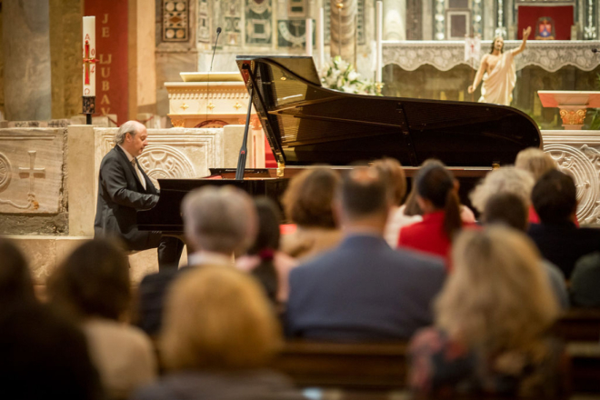 Karizmatični Ivo Pogorelić nastupa u Puli na Piano PoolA festivalu