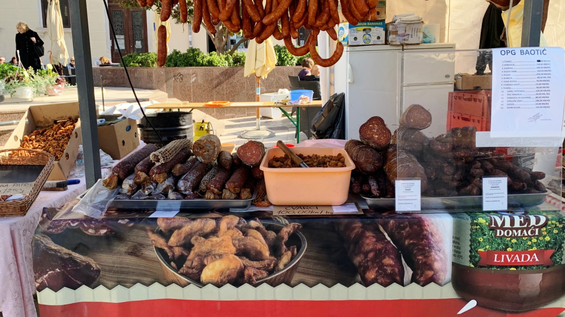 Ovog tjedna građani Pule kod tržnice mogu uživati u slavonskim delicijama