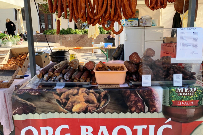 Ovog tjedna građani Pule kod tržnice mogu uživati u slavonskim delicijama