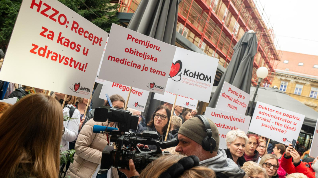 Liječnici obiteljske medicine prosvjedovali ispred HZZO-a, šefica KoHOM-a: Stanje je alarmantno!