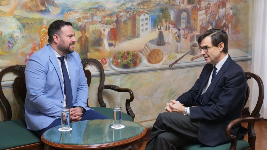 Gradonačelnik Filip Zoričić primio veleposlanika Španjolske Juana Gonzáleza-Barbu Peru
