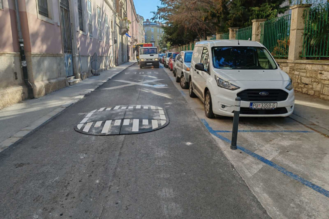 Pula: Postavljena je umjetna izbočina u Anticovoj ulici