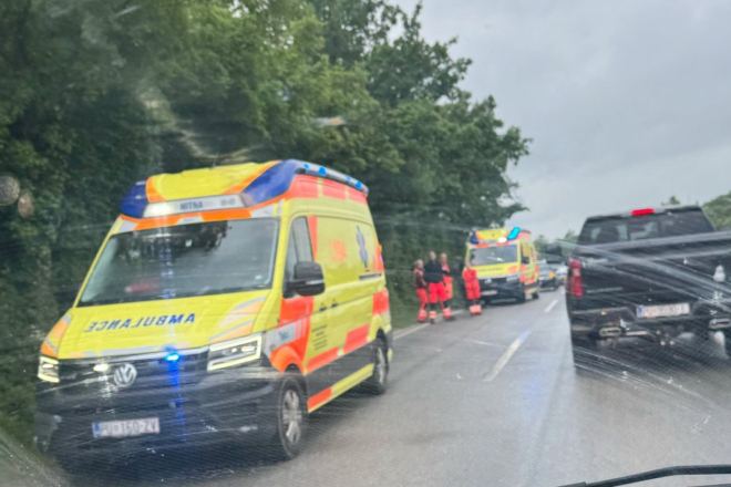 Lančani sudar kod Kanfanara, na terenu i djelatnici Hitne medicinske pomoći