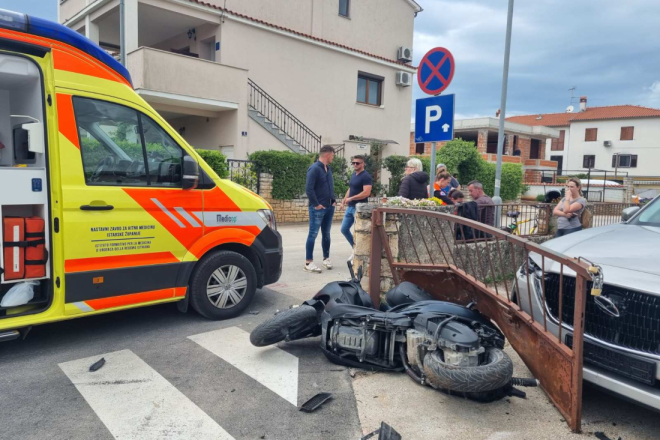 U Rovinju došlo do sudara vozila i motocikla, očevid u tijeku