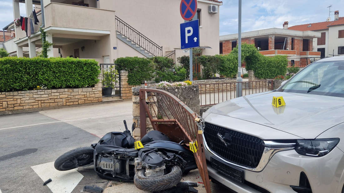 POZNATI DETALJI NESREĆE U Rovinju 64-godišnjakinja naletjela na motociklista, zadobio lakše ozljede