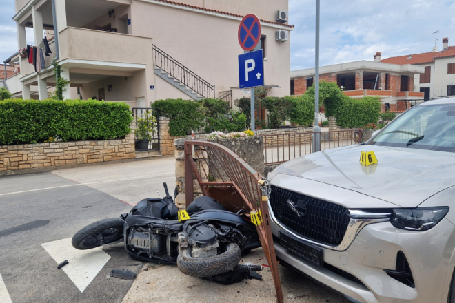 POZNATI DETALJI NESREĆE U Rovinju 64-godišnjakinja naletjela na motociklista, zadobio lakše ozljede