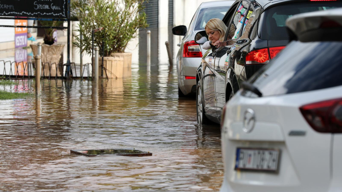 POTOP NA JUGU ISTRE Jako nevrijeme i obilna kiša zahvatila Medulin i okolicu