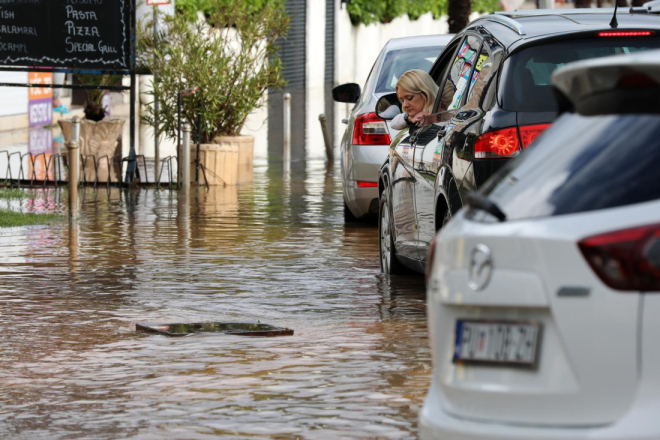 POTOP NA JUGU ISTRE Jako nevrijeme i obilna kiša zahvatila Medulin i okolicu