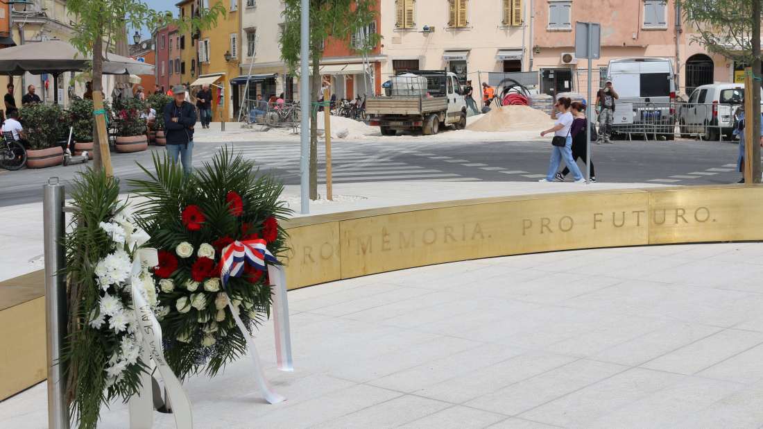 (FOTO) U Rovinju svečano otvoreno spomen-obilježje hrvatskim braniteljima