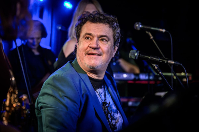Alen Vitasović novi singl "Samo ti me se nisi štufala" posvećuje osobi koja ga nikad nije napustila