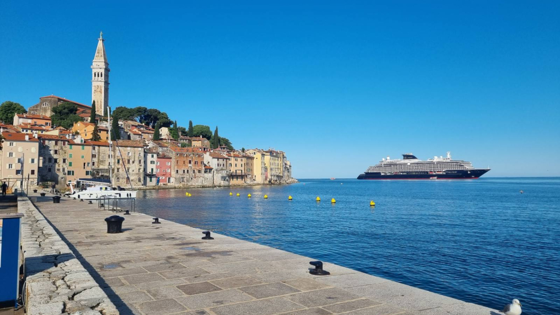 Rovinj na karti luksuznih plovidbi: U luci Valdibora jutros pristao kruzer Explora I