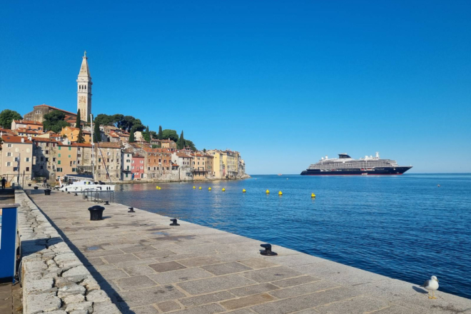 Rovinj na karti luksuznih plovidbi: U luci Valdibora jutros pristao kruzer Explora I