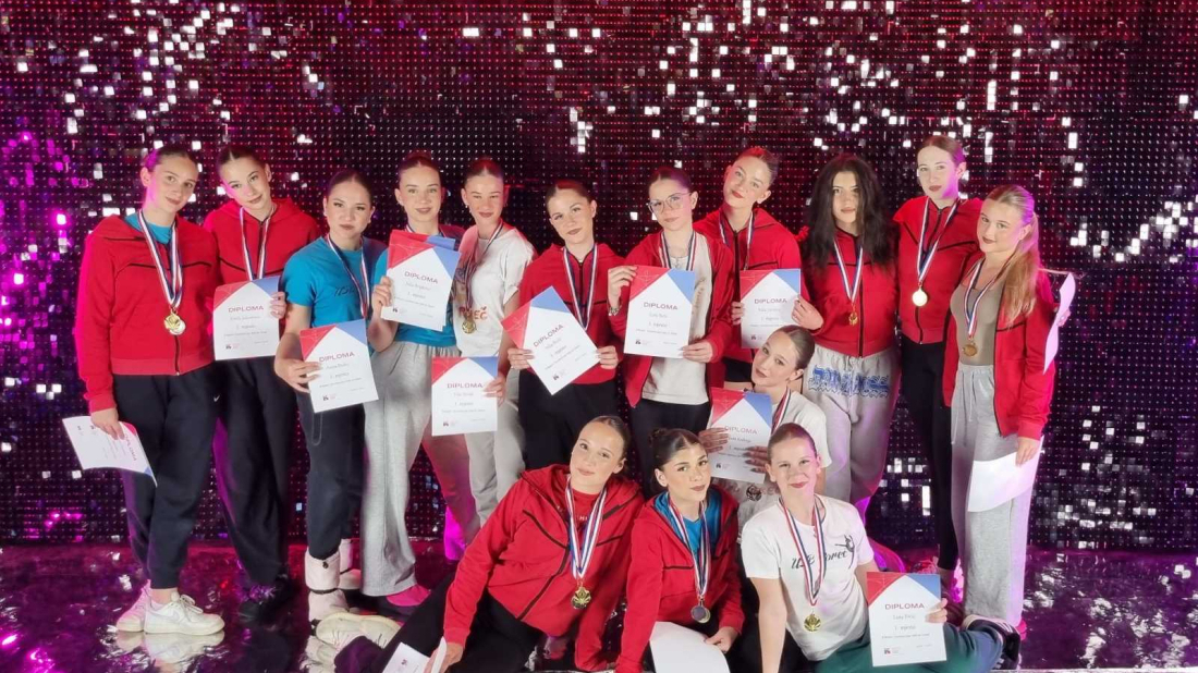 Plesačice i plesači SPK-a USB Poreč osvojili čak 31 medalju na natjecanju u Delnicama!
