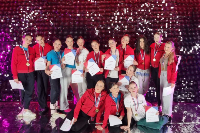 Plesačice i plesači SPK-a USB Poreč osvojili čak 31 medalju na natjecanju u Delnicama!