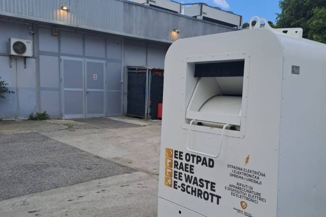 U Rovinju postavljeni novi spremnici za elektronički otpad! Evo što sve u njih možete baciti...
